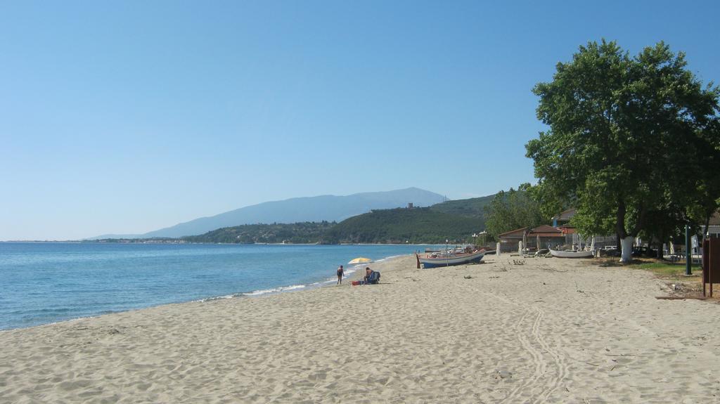 Hotel Lefkes Paralía Skotínis Buitenkant foto